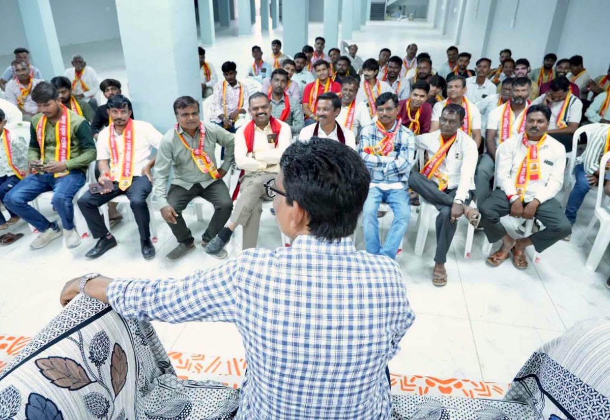 _chiragthakor_'s tweet photo. ગુજરાત ક્ષત્રિય ઠાકોર સેના પ્રદેશ પ્રમુખ તથા ગાંધીનગર દક્ષિણ ધારસભ્ય શ્રી @AlpeshThakor_ ની ઈડર ખાતે ગુજરાત ક્ષત્રિય ઠાકોર સેનાના હોદ્દેદારો સાથે બેઠક...
#Thakorsena #AlpeshThakor #Ider #Gkts #GktsGujarat https://t.co/9kuKW3wfan