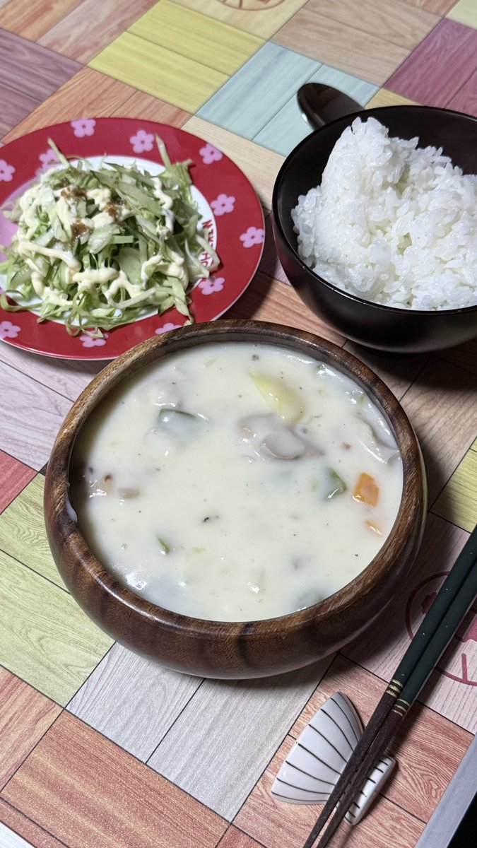 39ceeport39's tweet photo. 21:06 晩ごはん
仕事場の牛乳を買ったので
シチューです☺️ https://t.co/Zvv37lpnTC