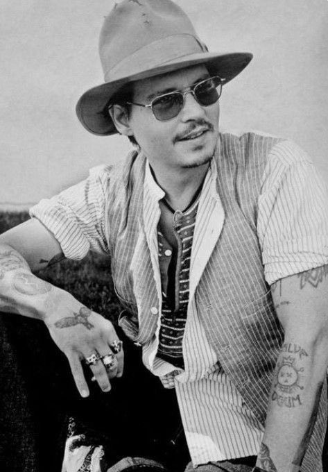JohnnyHVDepp's tweet photo. Good day #JohnnyDepp ❤️ https://t.co/utKixFZrQK