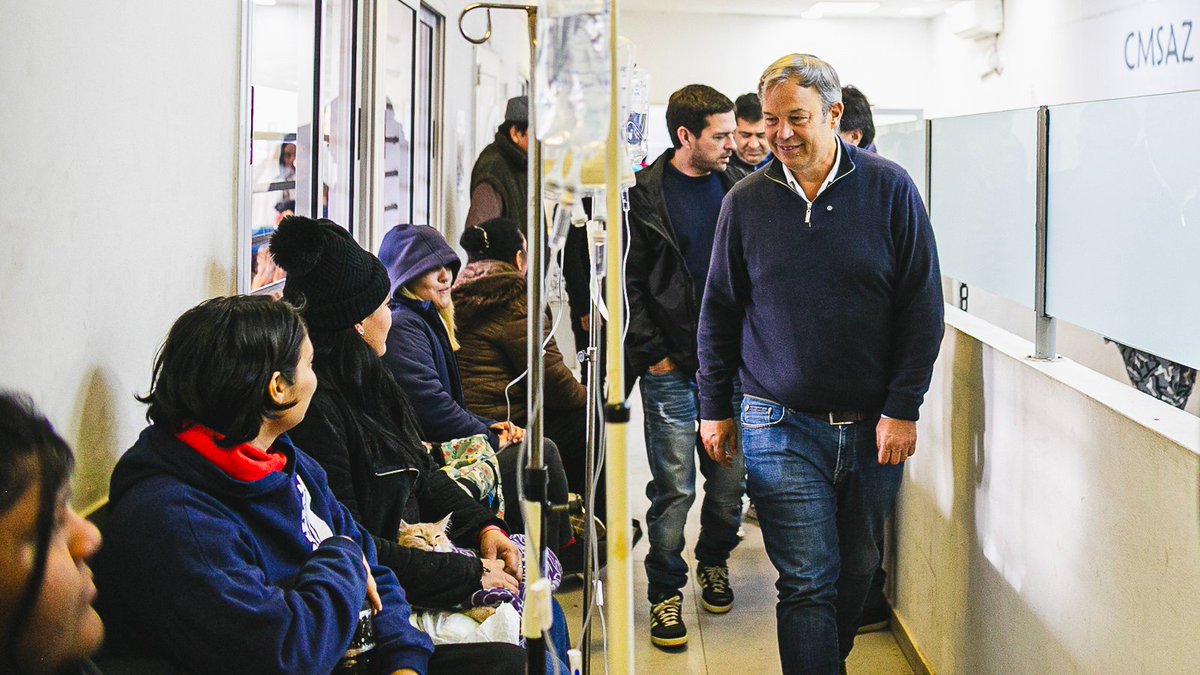 CascallaresPJ's tweet photo. ¡ORGULLOSOS DE ZOONOSIS BROWN!

🐶😽 Recorrimos junto a @MarceBasualdo__ y @JuanoFabiani las instalaciones de Zoonosis Brown, una institución de nuestro Municipio que nos llena de orgullo. En la oportunidad compartimos los procedimientos que implementa el gran equipo de Zoonosis y dialogamos con los vecinos que allí se encontraban con sus animales.

Zoonosis Brown constituye un verdadero ejemplo por el trabajo que desarrolla hace 25 años. Su programa de castraciones gratuitas, masivas, sistemáticas, tempranas y abarcativas se convirtió en una política pública de referencia que es consultada y replicada por municipios de todo el país y también de otros países de Latinoamérica.

Esta entidad browniana es pionera en la aplicación del Programa de Control Ético de Poblaciones Caninas y Felinas, convirtiéndose con el paso de los años en una experiencia de referencia para otros distritos.

Entre 2016 y 2026, el Centro Municipal de Sanidad Animal y Zoonosis recibió la visita y participación en instancias de capacitación de más de 150 equipos técnicos provenientes de municipios y localidades de distintas provincias argentinas y de países de Latinoamérica.

#BrownConVos