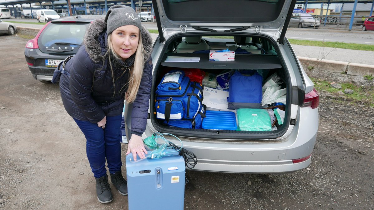 NadaceDH's tweet photo. Podpořte domácí Hospic Athelas Husitské diakonie.
Jeho týmy vyrážejí za nemocnými na Písecku. Jen loni za pacienty najely 81 964 km. Aby mohly vyjet, potřebují plnou nádrž.
🪿 Poleťte s námi. Každý příspěvek zdvojnásobíme.

#NadaceDivokeHusy #HospicAthelas #PaliativníPéče https://t.co/geySvi8dyP