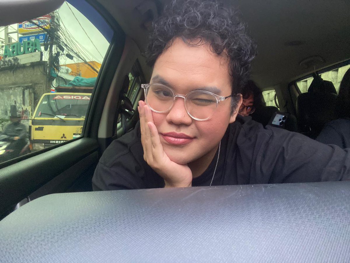 qyaasylum's tweet photo. [QUEER FRIENDSHIP APPLICATION]
name: Qya
age: 20s
occupation: Fossil Kampus
mbti: ENFP
height: 165(?)
hobby: makeup, watching movies &amp; series, socializing/making friends 🫂
fun fact: i'm trans mtf and i'm a HUGE NERD ☝️🤓✨

LET'S BE FRIENDS!!! https://t.co/wSKx8SKeM2
