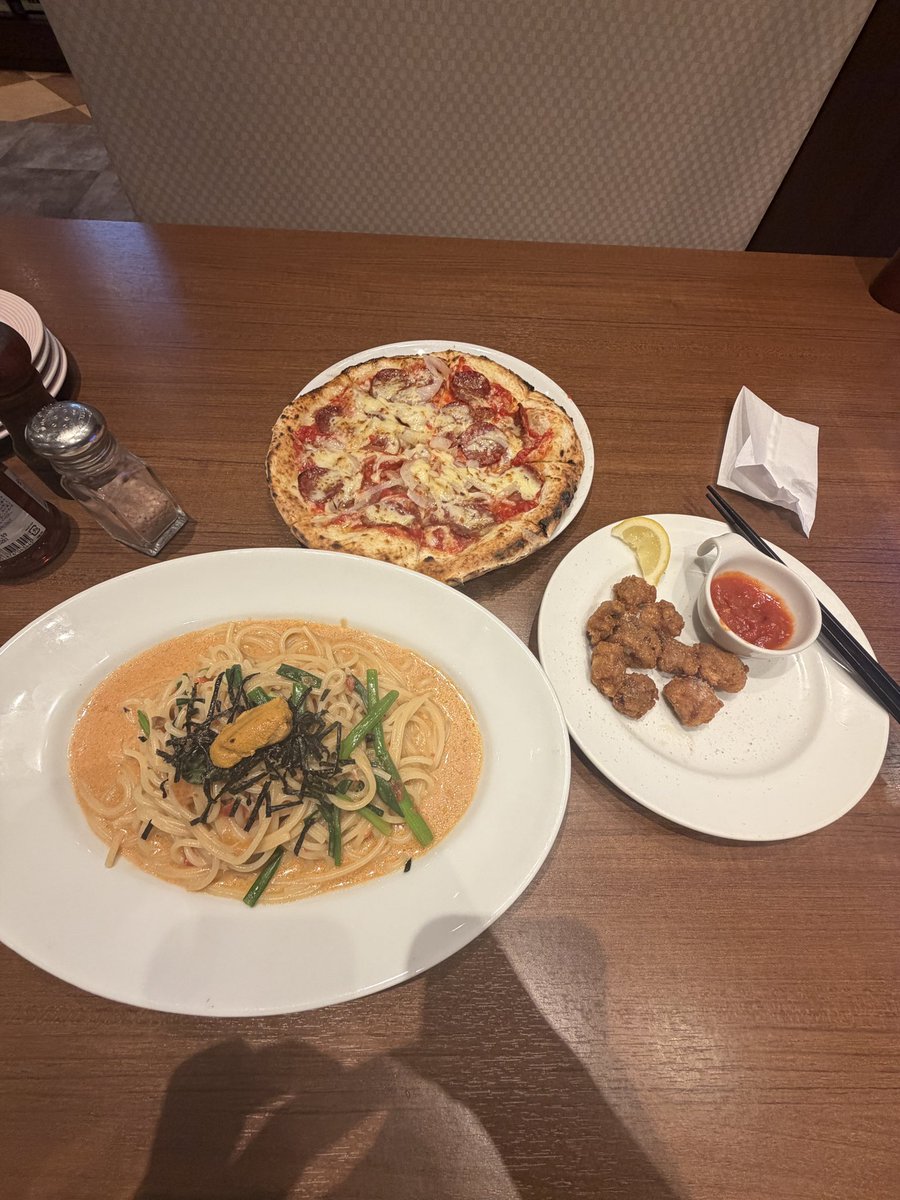 sho_pati's tweet photo. 大阪ありがとうございました！
東京帰ってきました。
夜ごはん食べて今日はたまってるVIVAN見ます！ https://t.co/5qwSnvCg4m