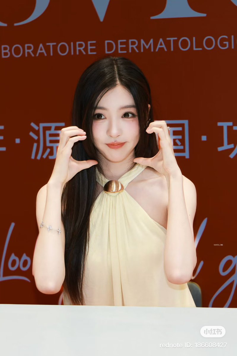 xuluyangs's tweet photo. she literally looks like a little fairy 🥹

#loveactuallys5
#liuzhoucp https://t.co/Ybr0MbNJnp