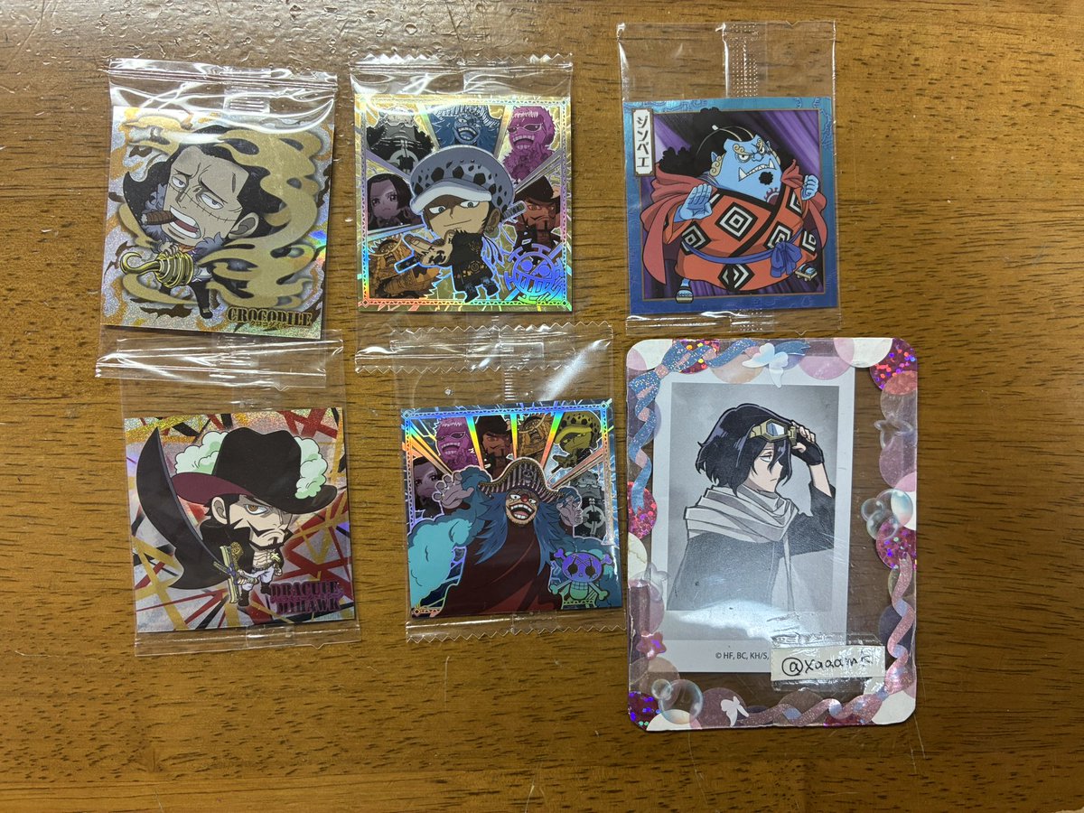 xaaamk's tweet photo. 【交換・譲渡】
ONEPIECE ワンピース にふぉるめーしょん 15弾 ウエハース

譲)ロー　バギー　ジンベエ　クロコダイル　ミホーク
求)シャンクス&amp;ベックマン
過去弾シャンクス

お気軽にお声がけください🙇‍♀️ https://t.co/AEyav57OnE