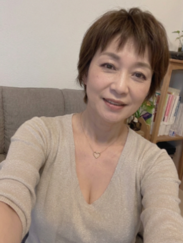 MrSilvaSwagger's tweet photo. よく見るとただのおばさんですね。 
いや、よく見なくてもババアですね🤣 https://t.co/snskJLwxoz