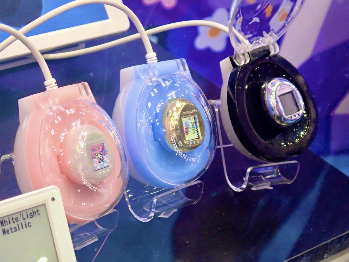 Lilan_n's tweet photo. たまごっちの会場限定のアイテムダウンロードしたり、新しい指輪型のモデルを見たり https://t.co/f8QMCrtmtZ