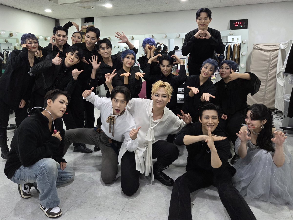 HJCULTURE's tweet photo. [#뮤지컬 #파가니니] 
𝐌𝐔𝐒𝐈𝐂𝐀𝐋 𝐏𝐀𝐆𝐀𝐍𝐈𝐍𝐈 
❝신의 축복인가, 악마의 저주인가?❞

#콘(KoN) #김경수 #황민수 #박주혁 #유주연 배우의 마지막 공연이 있었습니다

마지막 선율이 울려 퍼지는 순간까지 뜨거운 사랑과 박수로 함께해 주신 관객 여러분, 진심으로 감사합니다. https://t.co/FSBvUqEKfB