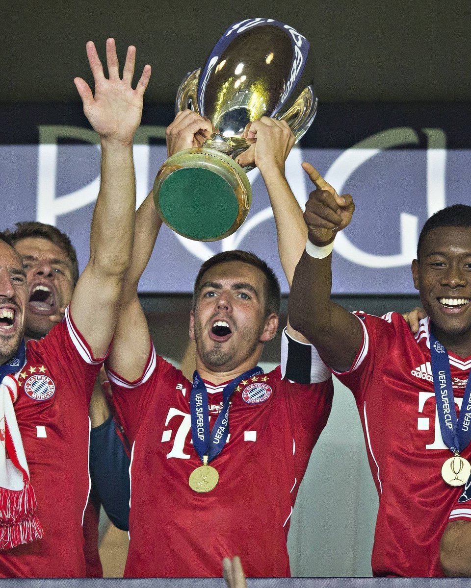 FCBayernBR's tweet photo. Há 13 anos, a gente escrevia mais um capítulo inesquecível da nossa história! 😤🏆 https://t.co/EA5X8UrOPL