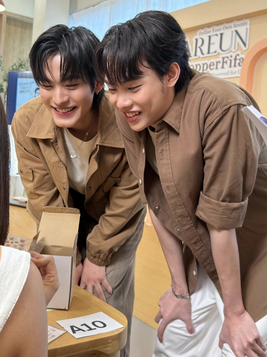 DomundiTV's tweet photo. ขอขอบคุณ @pareunofficial ที่ให้เกียรติ  “คอปเปอร์” @Copper_phrt16  และ “ฟีฟ่า” @Fifa_thanut ได้มาร่วมกิจกรรมในวันนี้นะคะ 🥰

ขอขอบคุณแฟน ๆ ทุกคนที่มาเจอกัน รวมถึงแฟน ๆ ที่ส่งกำลังใจมาให้ทั้งสองคนด้วยนะคะ 🫶🏻✨️

#PAREUNxCopperFifa https://t.co/dXKx5KazGf