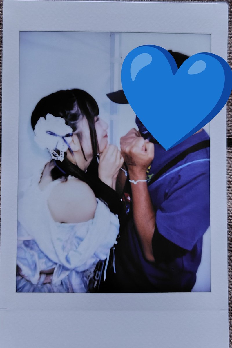 hysterictakuya's tweet photo. A Villa idol festival HOKKAIDO 2026の思い出。

#姫野ひなの さん💙(#Mooove! )

お久しぶりのお姉ちゃん！
やはり凄い子でした！
顔近すぎてドキドキどころのレベルじゃなくて本気で焦りましたw
自分前に手を出してるのは ポーズじゃなくチューしちゃうレベルで近かったから焦って身も守るためですw https://t.co/ZxbJOSDyOA