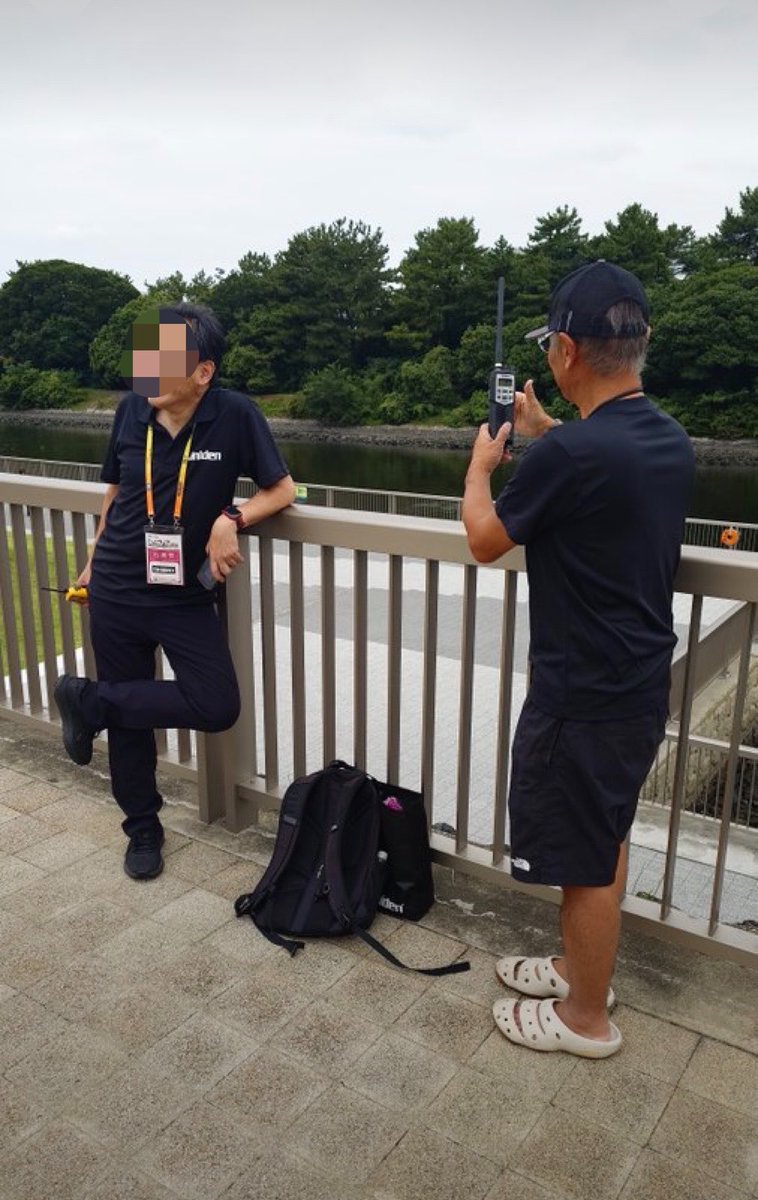 isewan_rc's tweet photo. 8/31伊勢湾ロールコール　ハムフェア版緊急開催🚨
前日のCBCN懇親会でUniden 開発部長と意気投合🤣
無線機お借りしてのロールコールに快諾いただき実現しました！
途中からICB-680にスイッチしましたが、前半は技適取得済みヘリカル機を使用したくさんのチェックインいただきました🤭
各局感謝❗️ https://t.co/8zR8EYfzzC