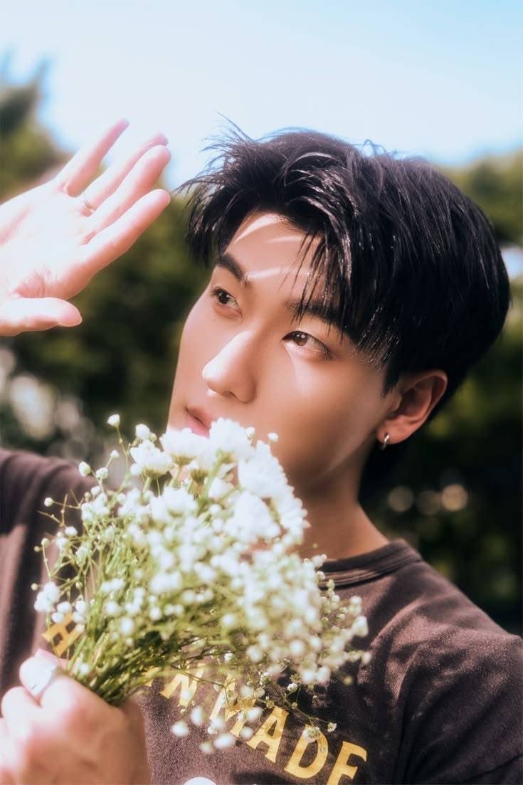 ThewayOffroad's tweet photo. OFFROAD’S  UPDATE [ 2026.08.30 ]✨   
Pinterest : illfindyourflower

“ In the warmth of sunlight ”

🔗 : https://t.co/Gc04S5Bm02

OFFROAD SINGLE CONCEPT
#ฉันไม่รู้จักชื่อดอกไม้แต่จะหามาให้เธอ

#ออฟโรด #offroadKTP  #ThewayOffroad https://t.co/cL4UpB9Sum