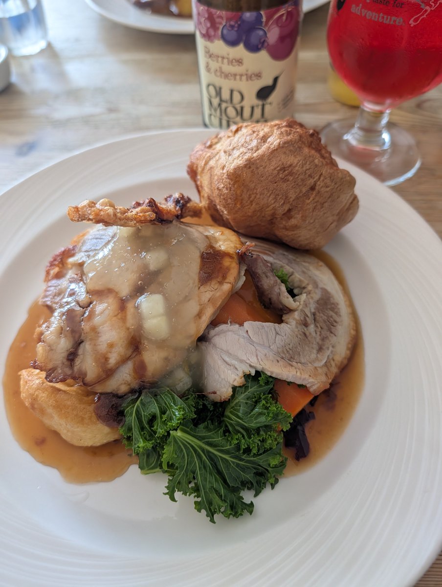 Peter_Read1991's tweet photo. Just had lunch with mum and it was amazing 😁. Was lovely spending time just me and her x🌈🏳️‍🌈(we said cheers to dad too) 😊 https://t.co/qWgsQFzMiK