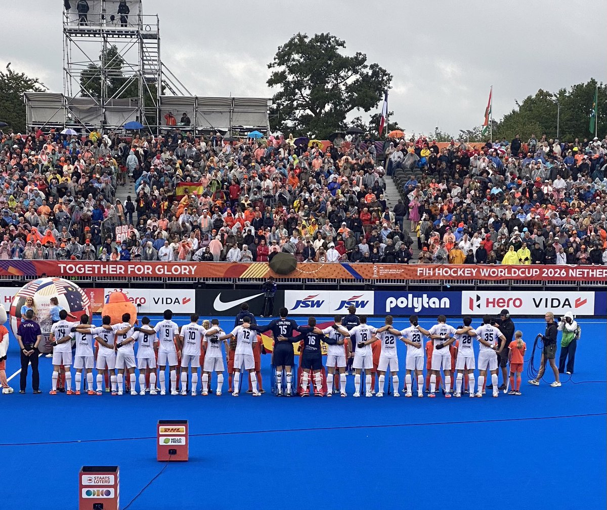 jmrdezuribes's tweet photo. Bruselas, ahora, en el gran Día de la Final.
#UnaHistoriaUnEquipoUnMundial
¡Vamos, #RedSticks!
🇪🇸 💪👏👏👏
Tenemos un equipo lleno de talento, con un excelente cuerpo técnico. Y al lado, o detrás, la @rfe_hockey, el @deportegob y toda España.
¡A por la Copa del Mundo!
🇪🇸💪 https://t.co/82IVdgDUMo