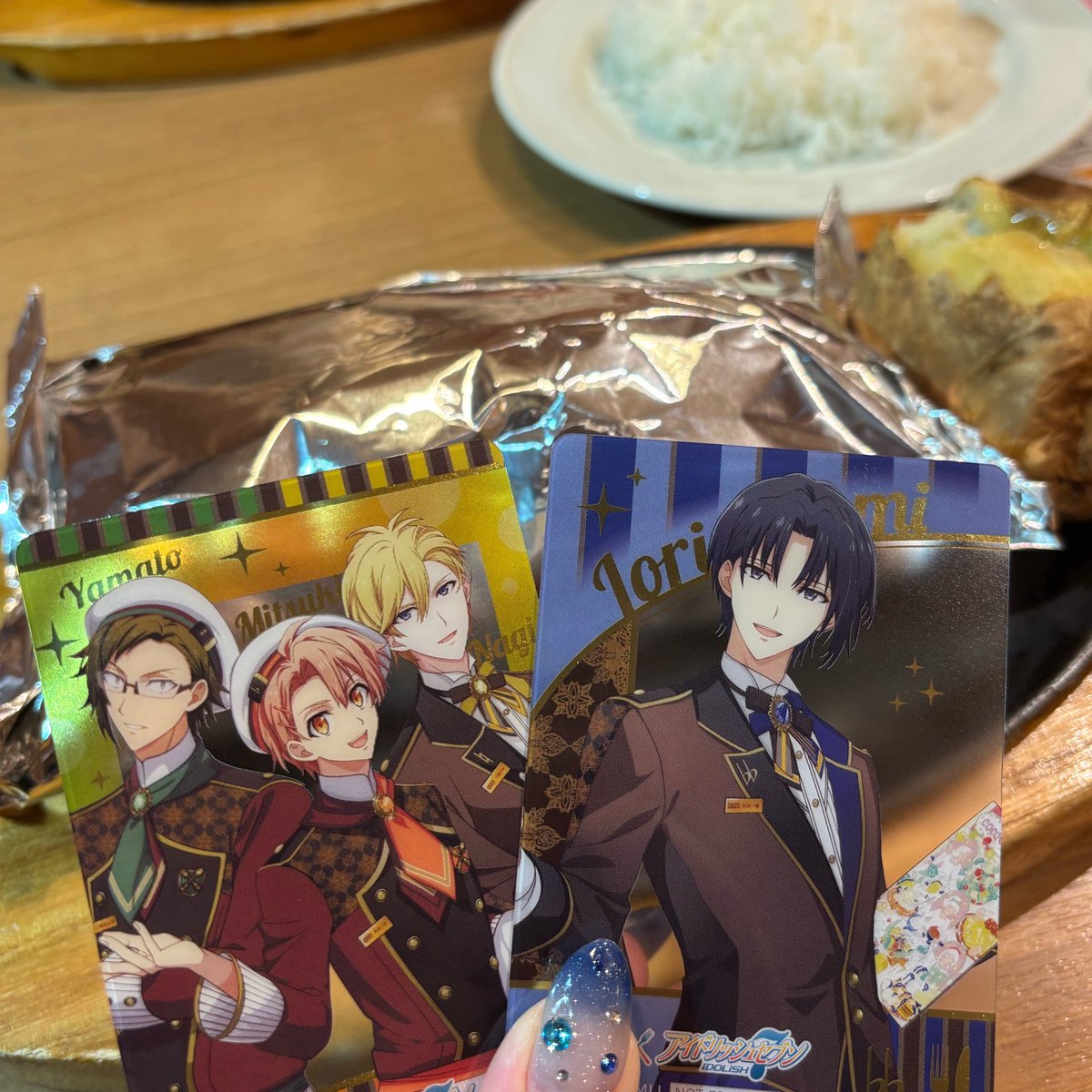 mari_ru37's tweet photo. 終わってお腹すいたね〜って話からココスに来たんだけど、なんと神引きしちゃいました😭藍空ちゃんありがとう😭ハンバーグとても美味い https://t.co/nuE8VQJnpN