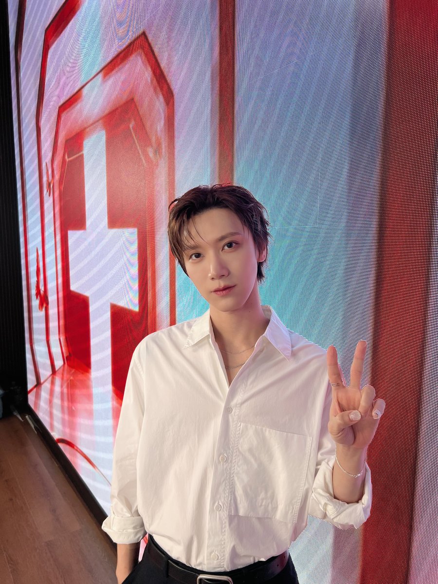 TEN_offcl's tweet photo. 🤍😁🩶

#TEN #WINONA https://t.co/xzrqhbNqM3