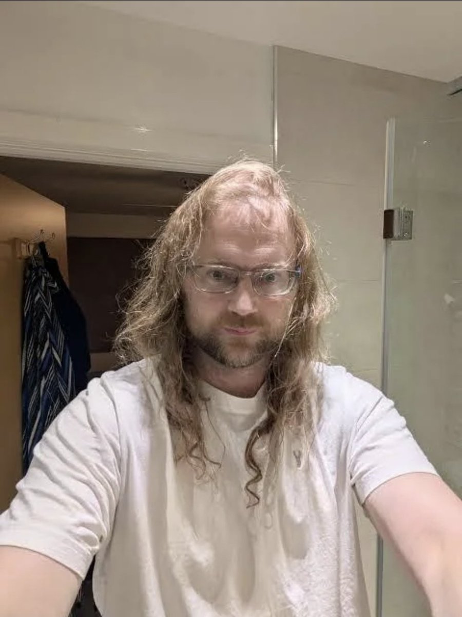 imalienmode's tweet photo. @MemesFrom4Pol @ApollosMission nice comeback! I give that Reddit gold https://t.co/xM0Hu9qKJy