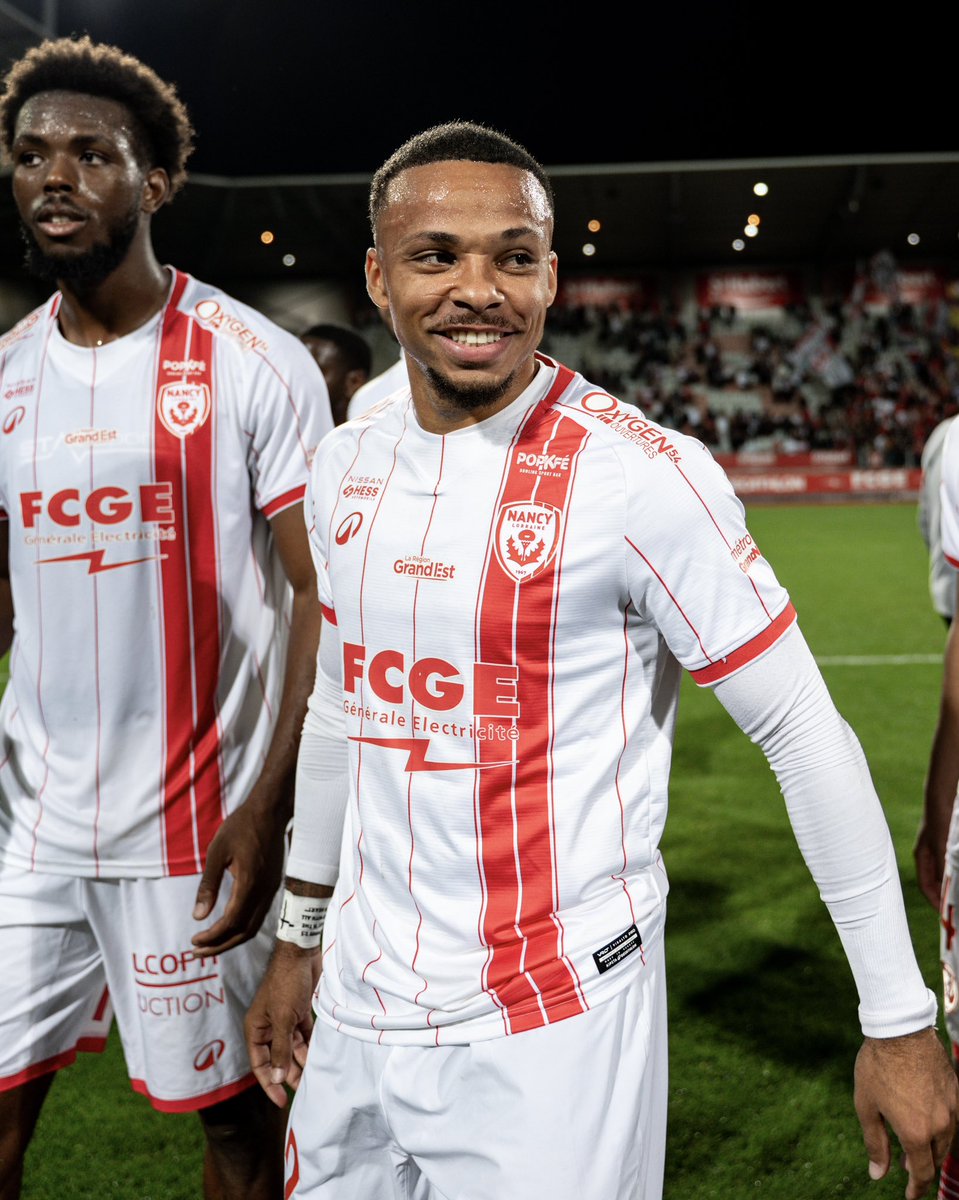 asnlofficiel's tweet photo. Il y a des 100èmes et aussi des 1ères réussies pour Logan Ndenbe et Ylan El Hadary ✅🔴⚪️

#ASNLUSLD #Ligue2BKT https://t.co/Ua8cokWux6