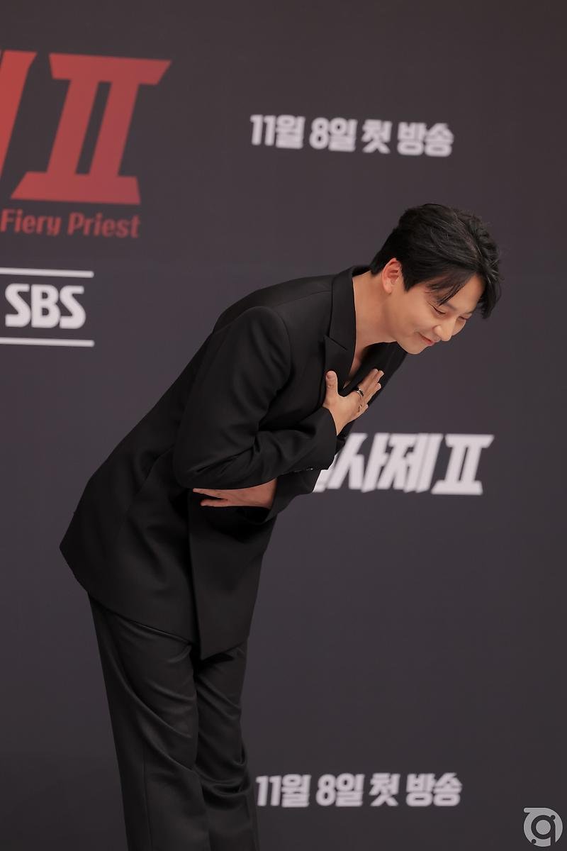 dawndwandance's tweet photo. 열혈사제2 제발회 때 예뻤던 거 기억하는 사람 https://t.co/FPeof4QB9h