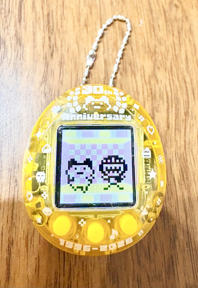 mocchiringoo's tweet photo. 今日のまめっちメモリーズ☺️
ともだちが遊びにきてくれた！

◯11時⇨ますくっち
◯13時⇨いちごっち
◯15時⇨めめっち

1枚目の写真のますくっち、私初めて見たんだけど、誰かわからなくてネットで調べた笑😂
初代たまごっちに出てくる子と別人？？
それとも中身なんだろうか？😂 https://t.co/Tv2SnLxjHF