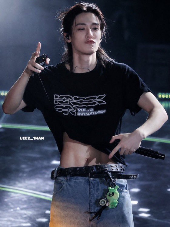 rlaehdgus__21's tweet photo. ㅆㅂ복근존나좋아 https://t.co/AeGEau2HI7