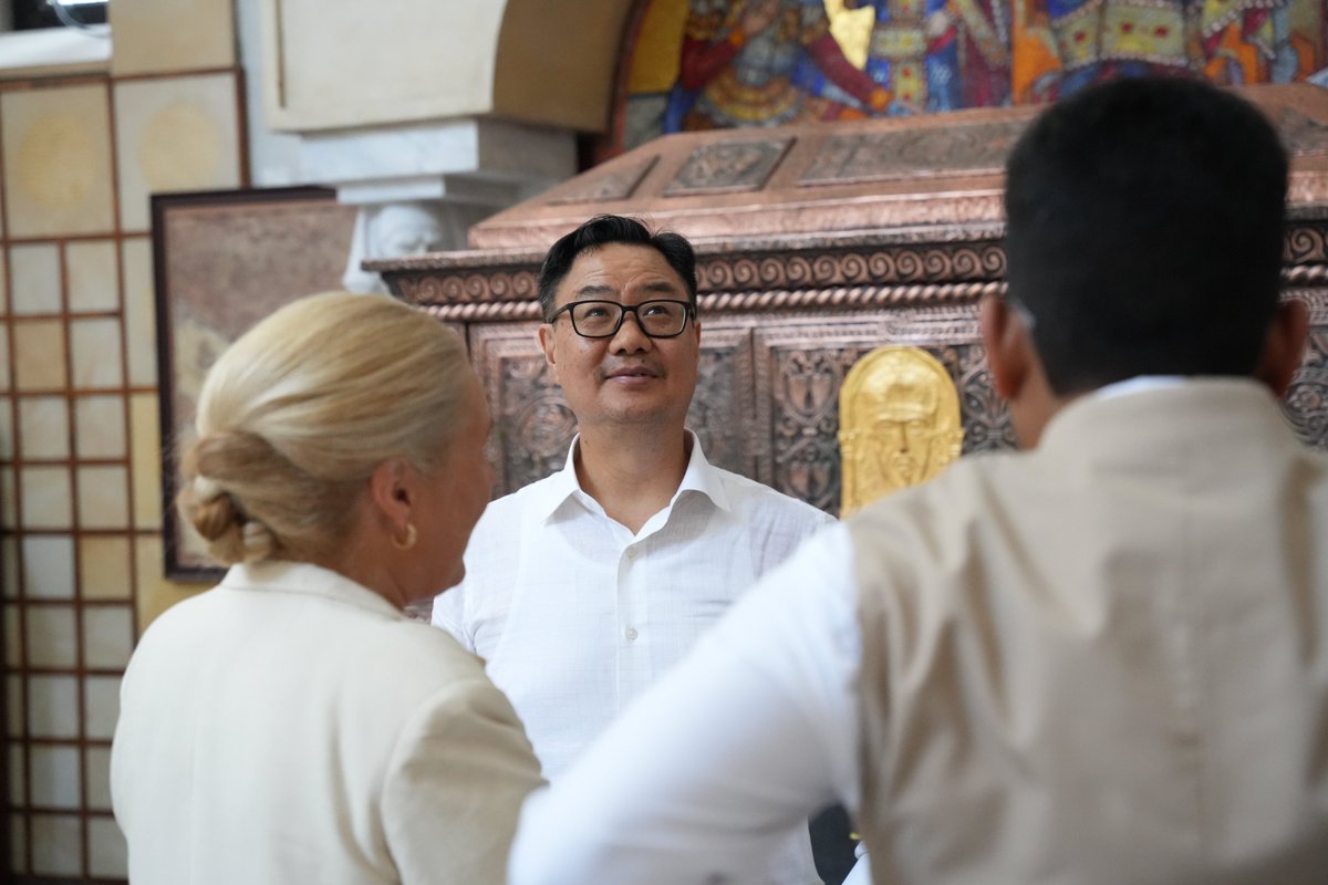 RijijuOffice's tweet photo. Hon'ble Union Minister of Parliamentary Affairs &amp; Minority Affairs Shri @KirenRijiju ji visited St. Mark’s Cathedral in Belgrade, Serbia.

@MEAIndia @IndiaInSerbia @MFASerbia @PIB_India
#IndiaInSerbia https://t.co/JXp23Fl2J1