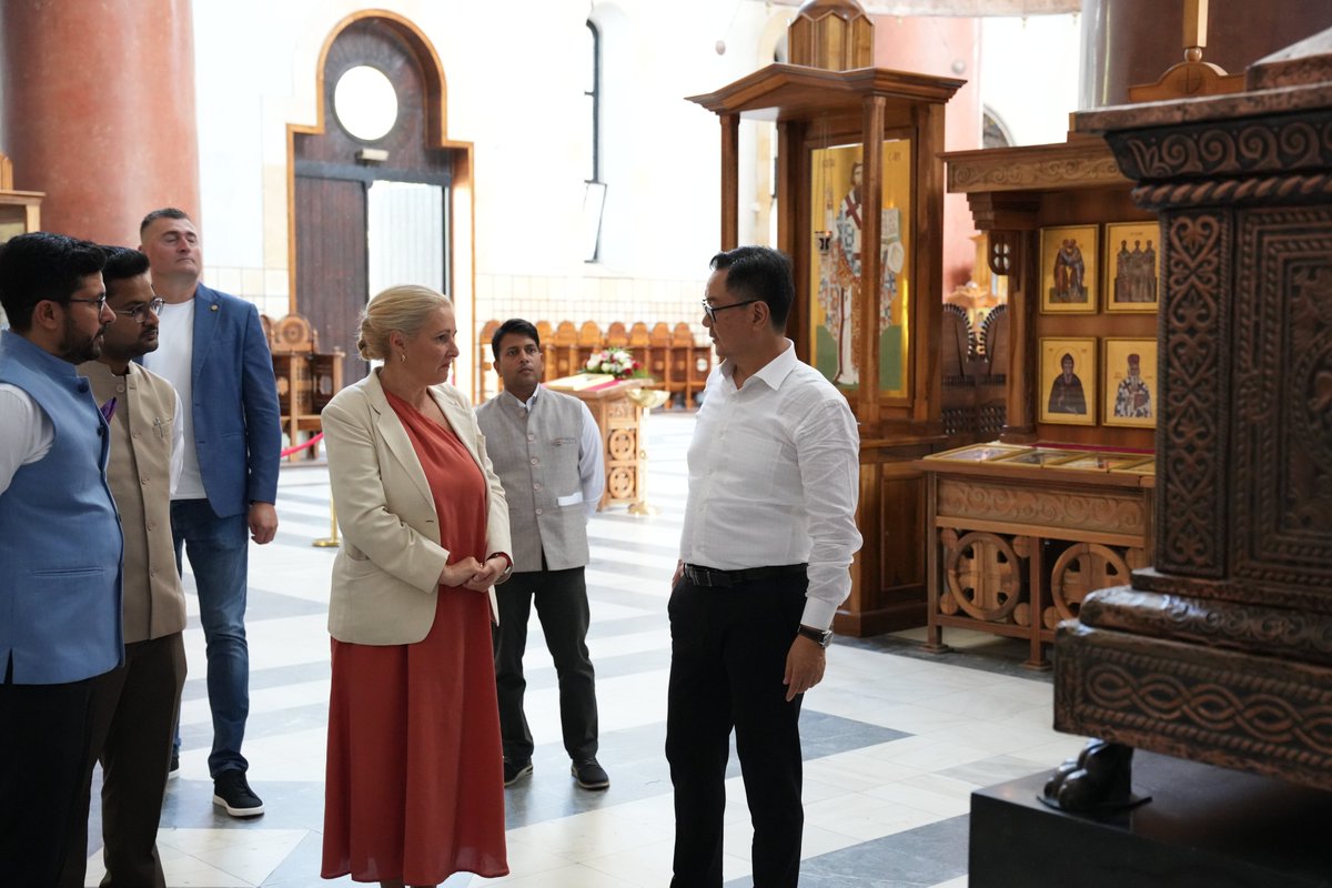 RijijuOffice's tweet photo. Hon'ble Union Minister of Parliamentary Affairs &amp; Minority Affairs Shri @KirenRijiju ji visited St. Mark’s Cathedral in Belgrade, Serbia.

@MEAIndia @IndiaInSerbia @MFASerbia @PIB_India
#IndiaInSerbia https://t.co/JXp23Fl2J1