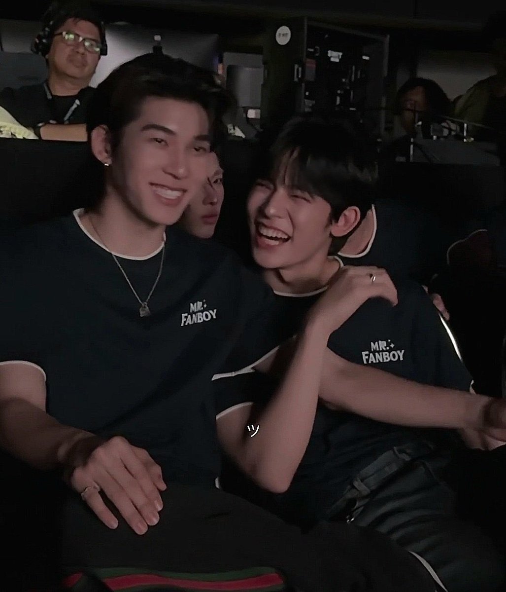 jxqpip's tweet photo. รอยยิ้มที่น่ารักขนาดนี้เป็นของตี๋ตี๋คนเดียวได้ไงเนี้ยยย หมวยครับเฮียหึง พอแล้ว เฮียปวดจัยยส์ (° ˃̣̣̥⌓˂̣̣̥ ) https://t.co/vUgxxMAw0u