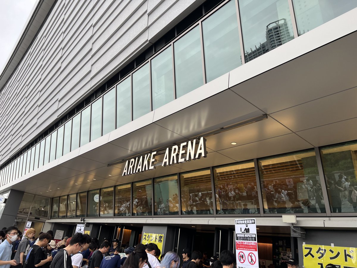 5946Zeke's tweet photo. Roseliaに出会ったきっかけは、姉と友達に勧められてバンドリを始めたのが最初。
Roseliaの思い出の曲はNeo aspect。
この歌を聞かなかったらバンドリを続けてなかったし、ライブにも行ってなかった。
本当に僕の人生を変えた曲。
今日聞いて涙が自然と流れた。
本当にありがとう。
#Roselia10th感謝 https://t.co/TB3pseqjxZ