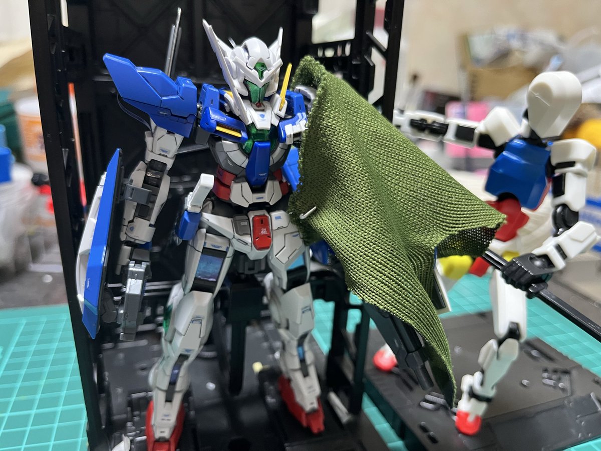 OMARU14's tweet photo. 俺リペア！
パーツ欠損ジャンクをいじり大体完成！

2部初期「リペアをアストレアアーマーで緊急修繕」のコンセプト

今夜は左胸部アーマーを変え、趣味のバイザーを再作成。
右脚は付ける追加武装がないのと、クリアパーツが綺麗なのでエクシアままに⇨F 2基準かも

動かしたいが❌我慢。代役で奴を😊 https://t.co/n2Lgt39Mq0