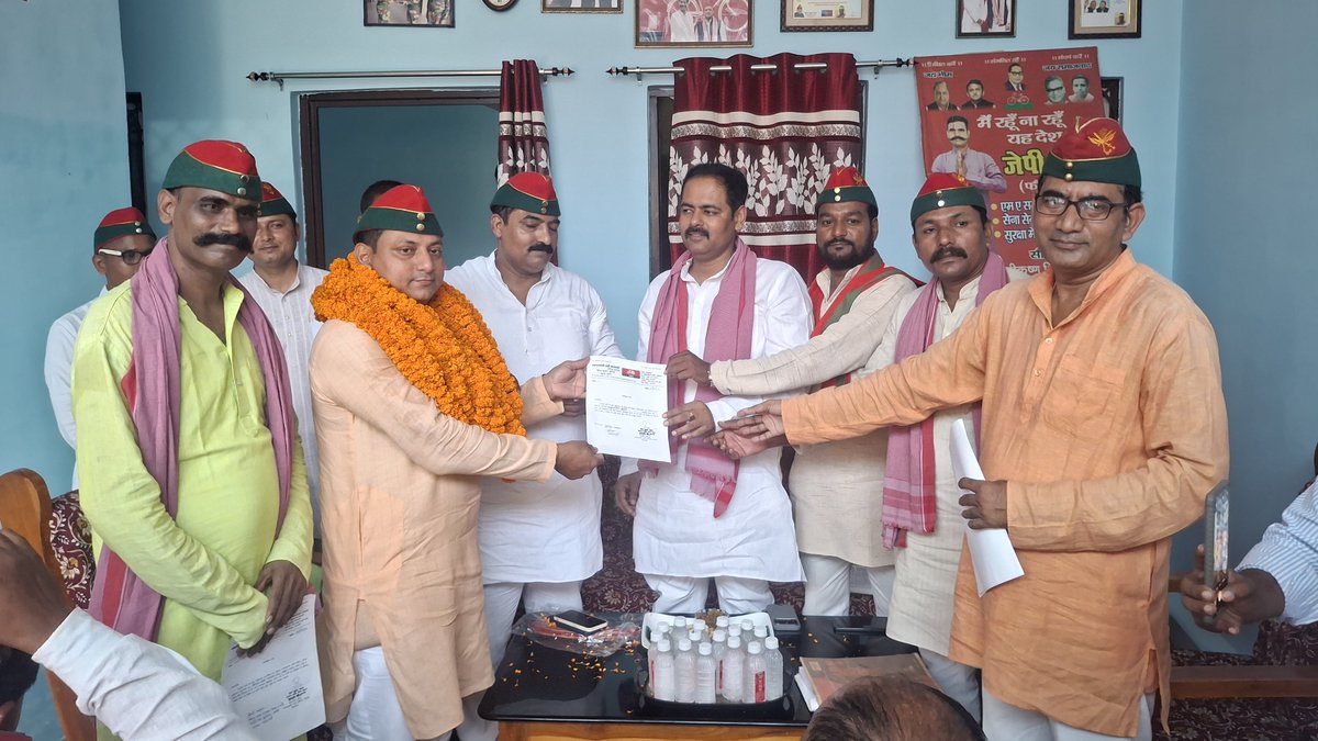 Dharmen08337334's tweet photo. आज दिनांक 30 अगस्त 2026 के   सैनिक प्रकोष्ठ महानगर वाराणसी के मासिक  बैठक  उत्तरी विधानसभा  में संपन्न हुआ l

मुख्य अतिथि वाराणसी खंड के MLC आशुतोष सिन्हा जी रहें l
जय समाजवाद 
जय सैनिक प्रकोष्ठ 

धर्मेद्र फौजी 
प्रदेश सचिव सैनिक प्रकोष्ठ 
समाजवादी पार्टी l https://t.co/eGy8U2pgp0