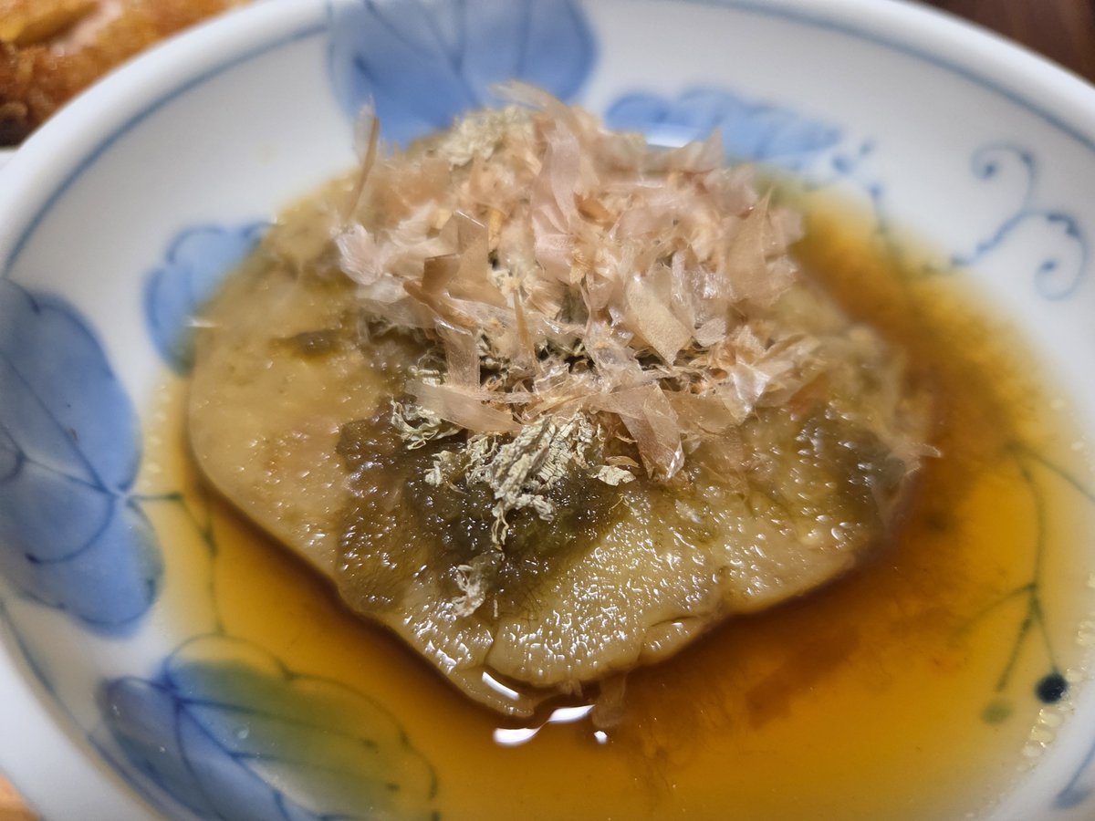 8341195's tweet photo. 今夜は
＊とんかつ半分はそのまま
＊もう半分でかつ丼
＊茄子しぎだき
＊無花果サラダ
＊枝豆
＊ぬか漬け
　#みかこご飯 https://t.co/WuUbXcs1PL