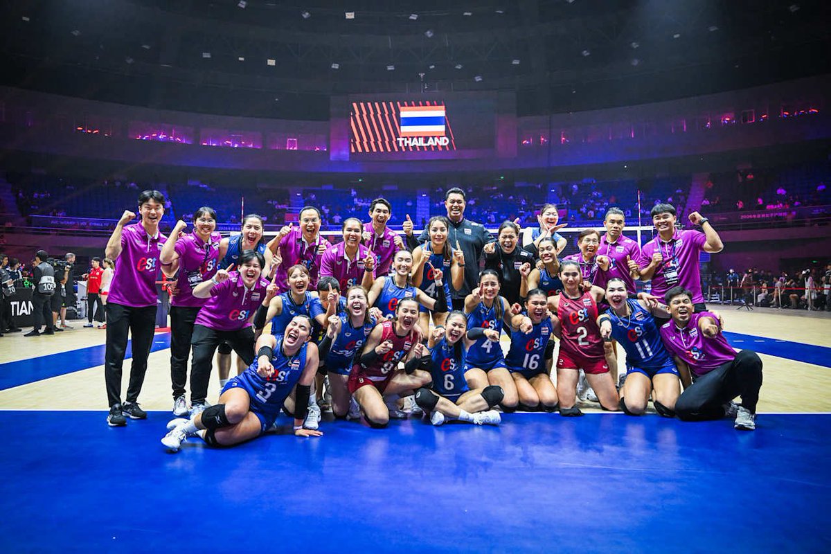 Krungthai_Care's tweet photo. แล้ววันที่เราทุกคนรอคอยก็มาถึงจริงๆ… 🇹🇭😭✨

อยากบอกอะไรกับสาวไทยชุดประวัติศาสตร์นี้กันบ้าง? เม้นท์ความภูมิใจทิ้งไว้เลย! 🇹🇭❤️

ในที่สุดประวัติศาสตร์หน้าใหม่ก็ถูกเขียนขึ้นด้วยฝีมือ "ตั๋วโอลิมปิก 2028" ใบแรกของวอลเลย์บอลหญิงไทย 🏐🔥

♥️ คว้าแชมป์เอเชีย 2026 อย่างยิ่งใหญ่ สมศักดิ์ศรี
🤍 บุกทุบมังกรจีนคาบ้าน ลบทุกคำปรามาส!
💙 บวกคะแนนเน้นๆ +10.34 พุ่งทะยานสู่อันดับ 14 ของโลก 📈🔥

พวกคุณเก่งมาก หัวใจทำด้วยอะไรกัน
กอดๆ ทุกคนเลยนะคะ 🇹🇭
ภูมิใจในตัวสาวไทยทุกคนที่สุด! 🎉🇹🇭😭❤️
#วอลเลย์บอลหญิง #วอลเลย์บอลหญิงไทย #ทีมชาติไทย #Olympic2028
