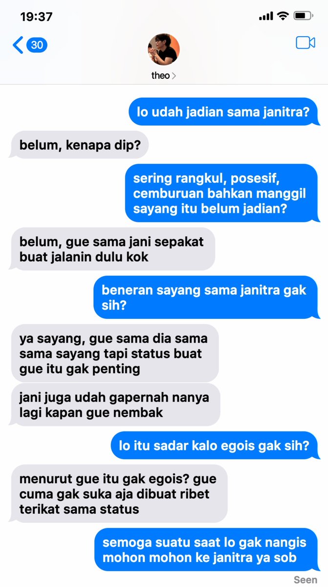 nochuieo's tweet photo. #taekook short au

— E.G.O

Kalimat "jalanin aja dulu, aku punya kamu begitupun kamu punya aku" udah jelas kan endingnya gimana? 
begitulah gambaran situasi Theo sama Janitra. https://t.co/eobm4L7VUI