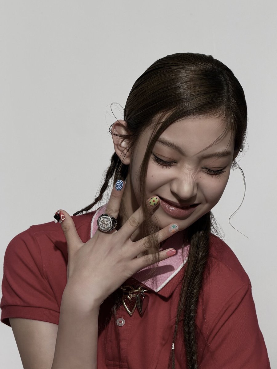 seoyeontuiide's tweet photo. ◌ᨳ| །ིྀ ‌moi fresh glossy mani &amp; chunky ring are adding that extra bit of fairy sparkle to my day. honestly just living my best doll life % miniature stars ᪤ ᜴   major sun kiss energy! ᜊ https://t.co/ybFYqx02Fa
