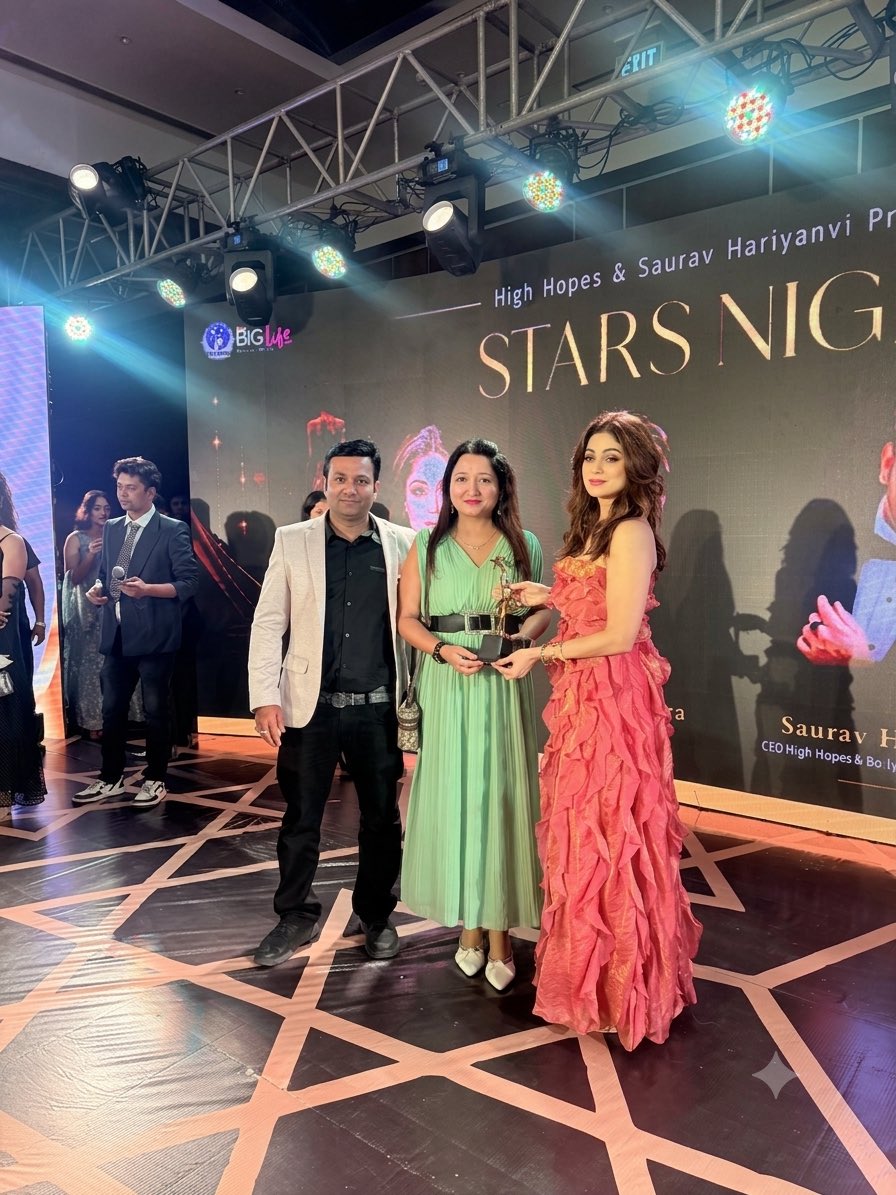 mjarvind's tweet photo. Super excited to share some great news from yesterday—MDJ was felicitated with the Star Night Award, presented by Shamita Shetty! 🏆✨
Big milestone for our team and karigars who put in the hard work day in and day out. Just wanted to share the joy with you all! https://t.co/H1R93RfQ2I