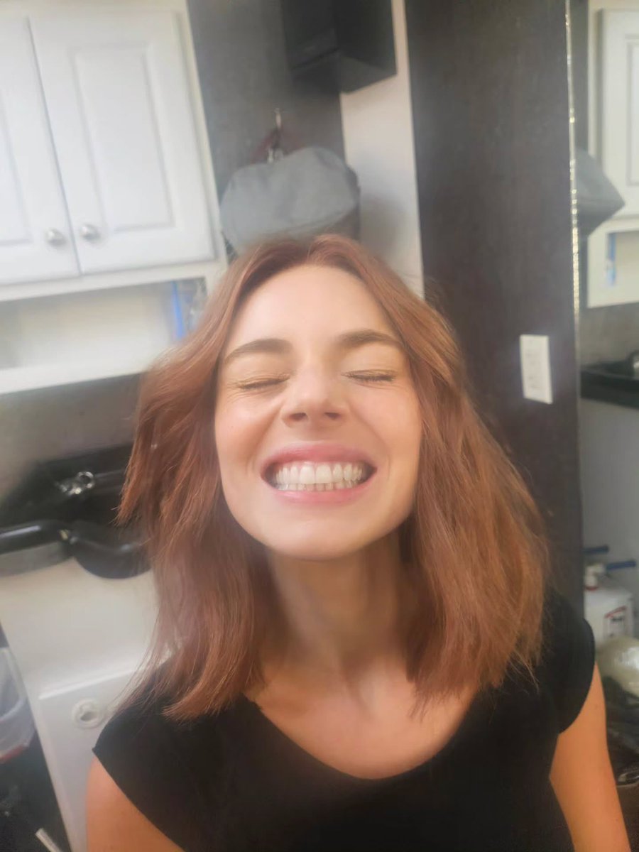 weavingarchive's tweet photo. samara weaving on the set of ‘carolina caroline’ https://t.co/m1poXudE3m