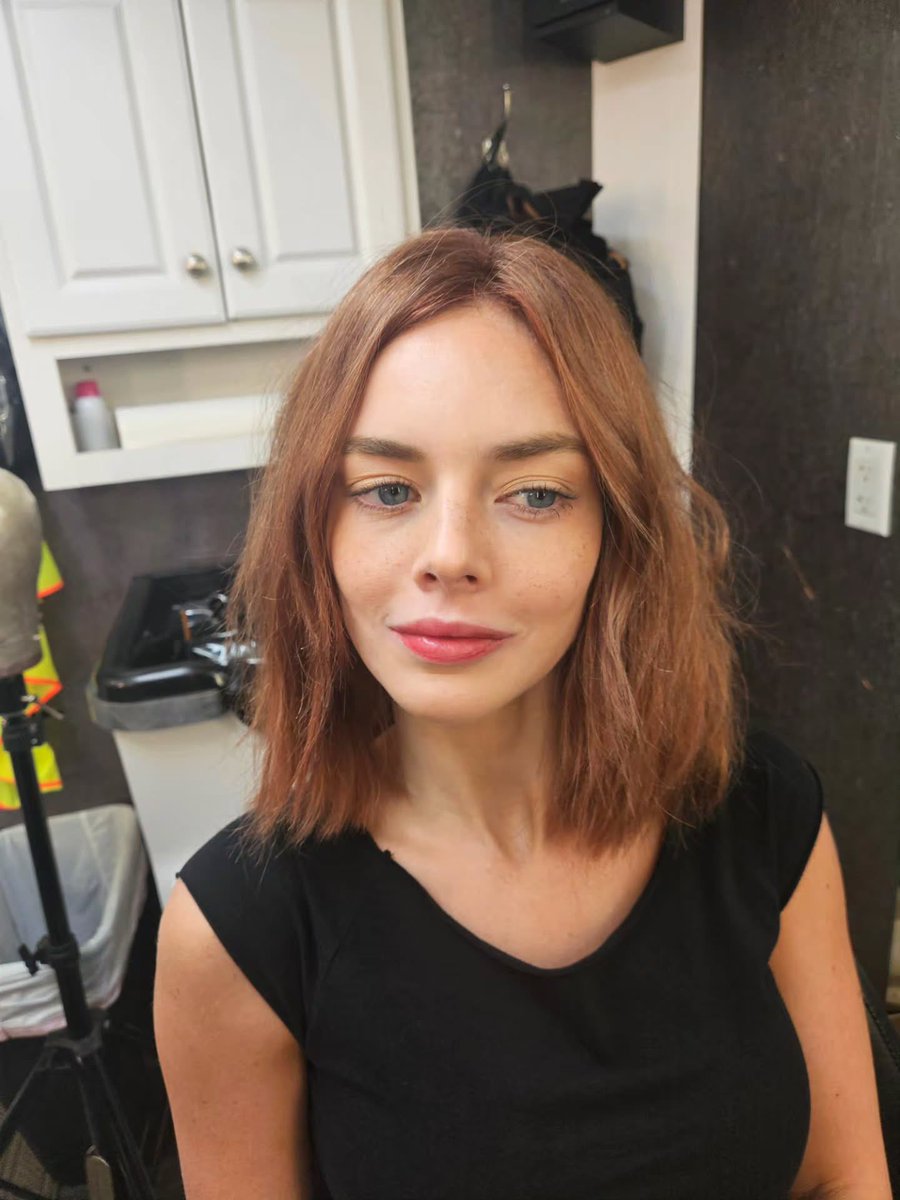 weavingarchive's tweet photo. samara weaving on the set of ‘carolina caroline’ https://t.co/m1poXudE3m