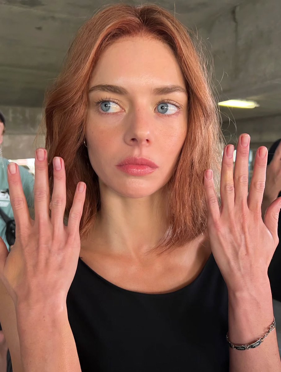 weavingarchive's tweet photo. samara weaving on the set of ‘carolina caroline’ https://t.co/m1poXudE3m