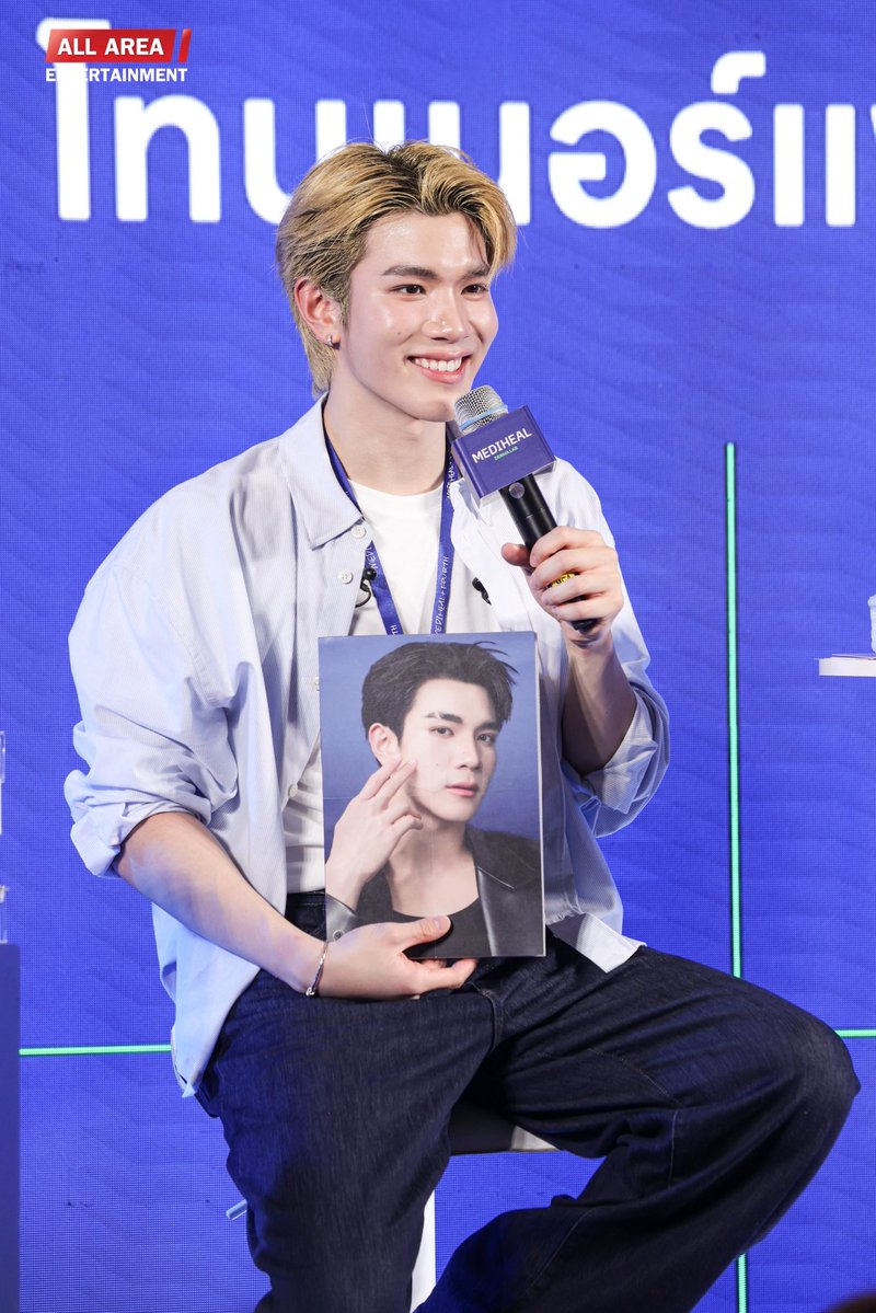 allarea_ent's tweet photo. โฟร์ท Brand Ambassador Mediheal ในงาน MEDIHEAL DERMA LAB x โฟร์ท ณัฐวรรธน์

FOURTH AT MEDIHEAL DERMA LAB 
#MEDIHEALDERMALABxFOURTH
#Fourthnattawat #โฟร์ทณัฐวรรธน์ 
#MEDIHEALThailand https://t.co/1aEUwVwdVl