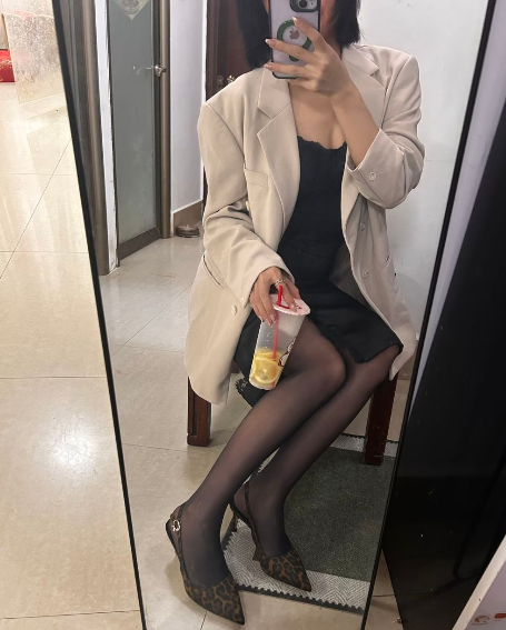 XxToxicCyanxX's tweet photo. 学生的时候怕老师，老师的时候怕学生……历史总是惊人的相似，怕的永远是那个人😂😂 https://t.co/Id9eyG84ju