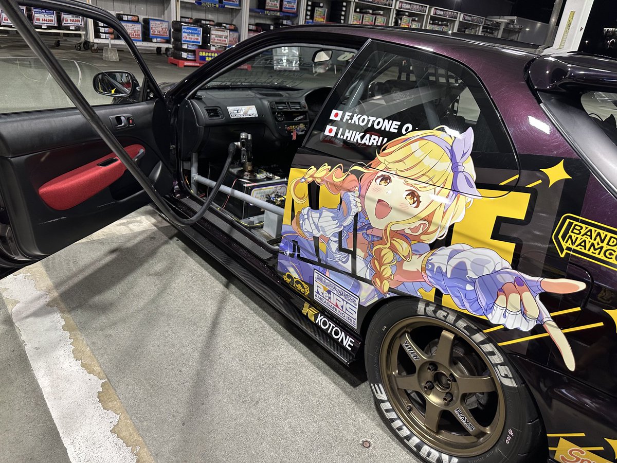 lp2ek's tweet photo. #女性声優にクネクネしてたら出来た車 https://t.co/6G9dPiolIV