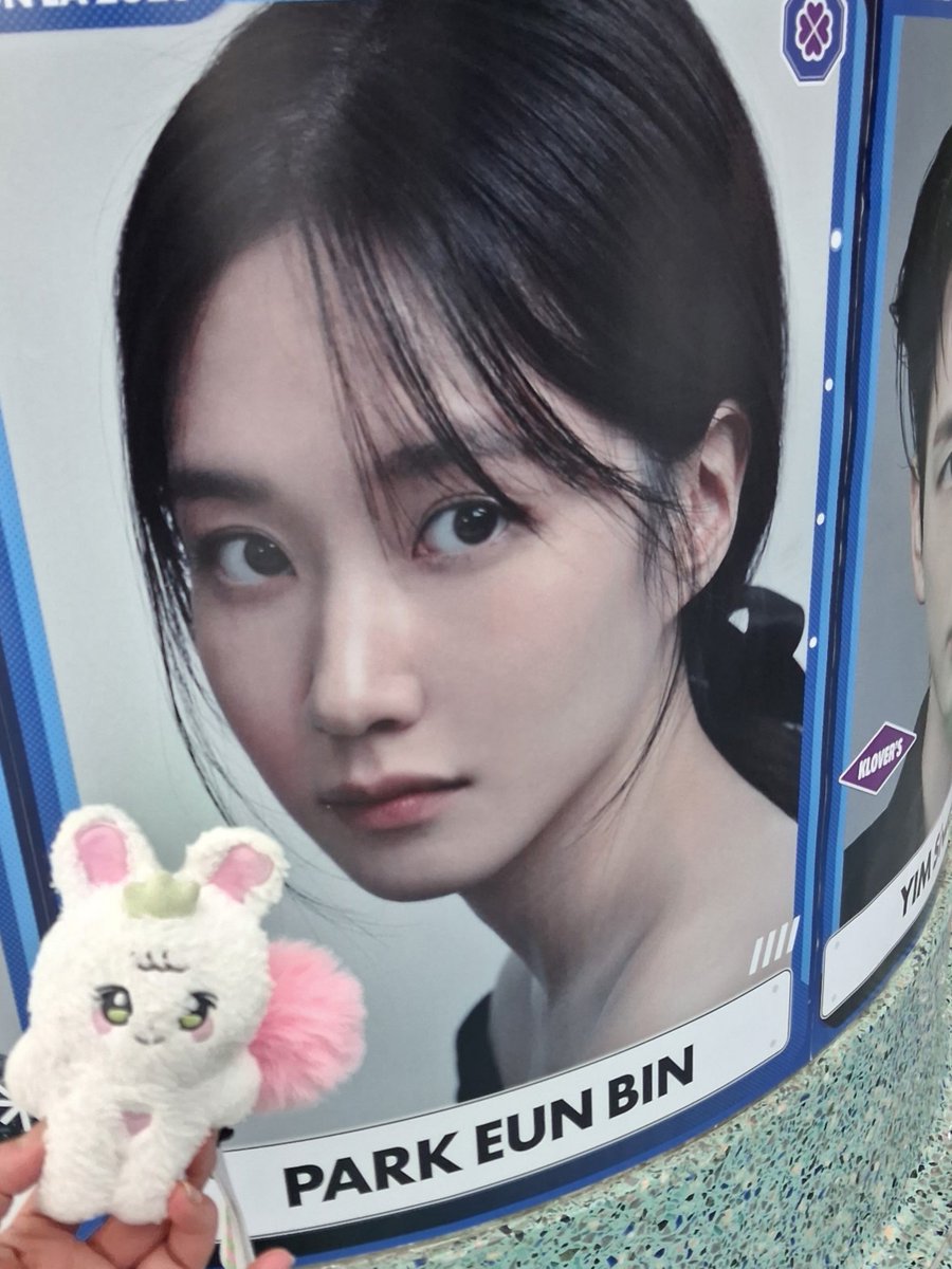 Sta4Linc's tweet photo. Have a safe and wonderful trip to all the BINGOs heading to Korea to celebrate our dear Eunbini! 🇰🇷🩷 💚 Have an amazing time, make lots of beautiful memories, and most importantly, take good care and stay safe! 🐰🍀
#박은빈 #ParkEunBin #Bining #Bingo4 #EUNBINNOTE_EUNiverse https://t.co/mjE2tqxTo1