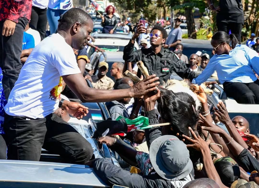 georgediano's tweet photo. I don't think Sifuna will overwork himself traversing the country only to end up deputizing Kalonzo. Son of Tseikuru is going to see with his mouth wide open here Infront. https://t.co/wvvqfB6f0G