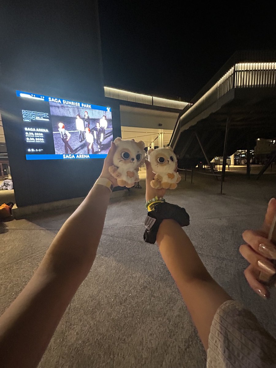 Bnextm's tweet photo. 260830 ボネクド 公演後ハイタッチ レポ

リウ、ジェヒョンが手に書いた名前呼んでくれてソンホはだいすきって言ってくれた🥹🫶🏻️💞

はじめましてのちゃこちゃんもありがとう🫶🏻

➕alt https://t.co/s3RFvPhFeM