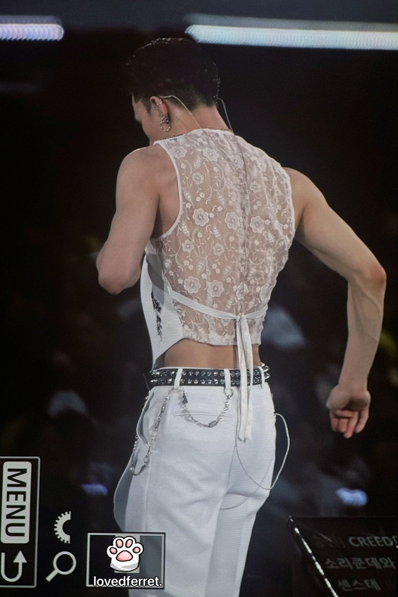 emma_loves_lix's tweet photo. Lace and muscles, a fatal combination https://t.co/PB7xnXy1FQ