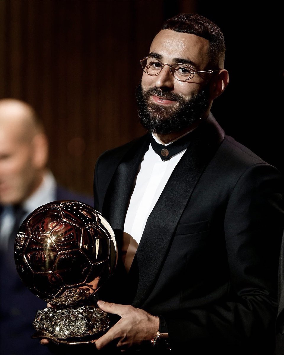 ActuSPL's tweet photo. 🚨💣 𝗨𝗥𝗚𝗘𝗡𝗧 : AUJOURD’HUI POURRAIT MARQUER LE DERNIER CHAPITRE DE KARIM BENZEMA DANS LE FOOTBALL ! 😱😱

(@saifmoalsaif) https://t.co/b56Twr3Nmn