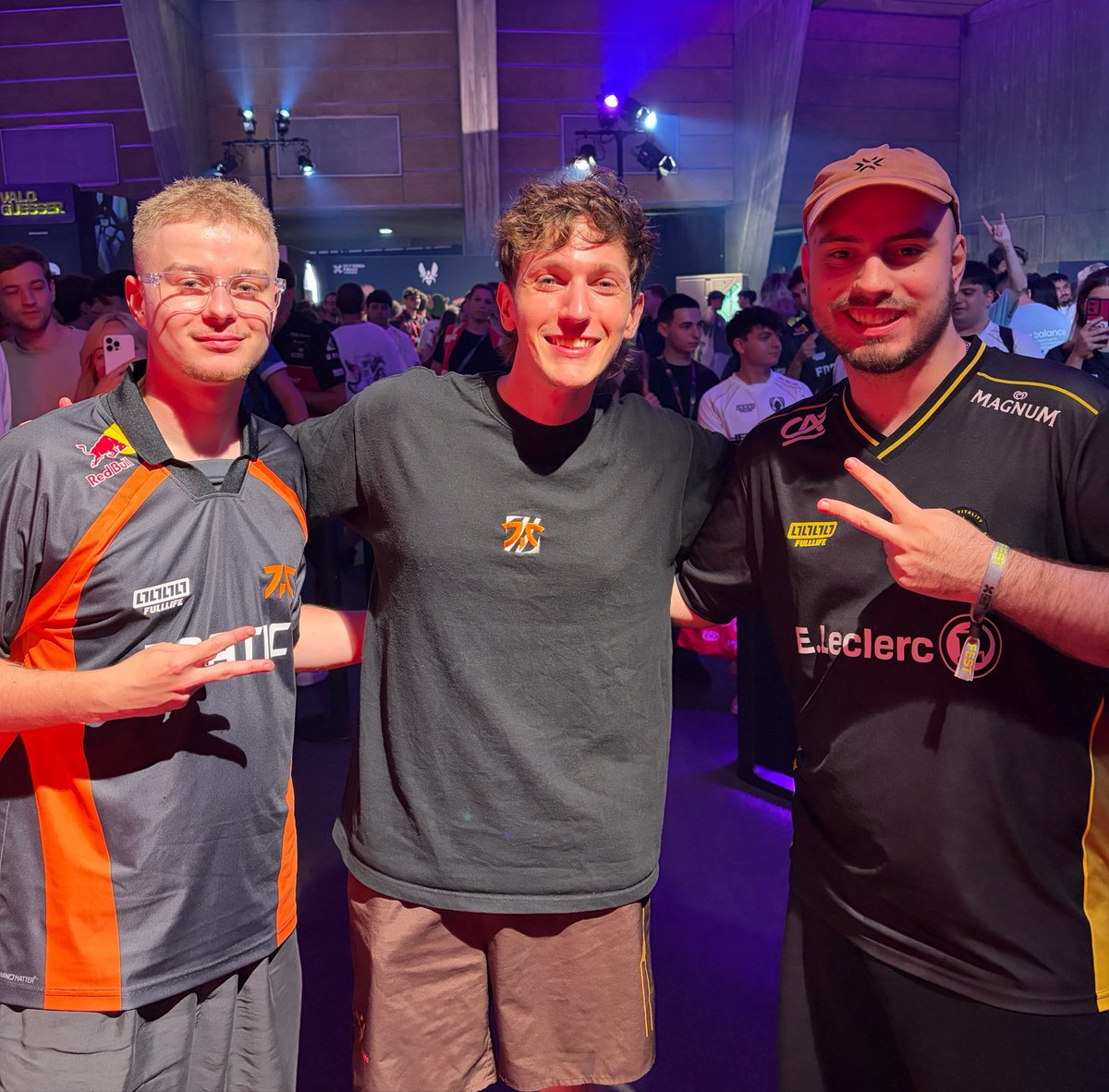 FNATIC's tweet photo. 👨🏻‍🦲👦🏻👨🏻‍🦲 https://t.co/LAtRwQm5Xv