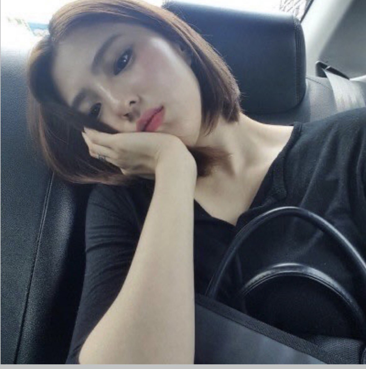 xeeL_IN_'s tweet photo. 단발미녀를 그냥 느껴 https://t.co/sqSGSuSqnr